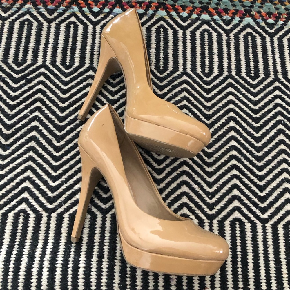 Arturo Chiang Patent Leather Nude Heels Size 7